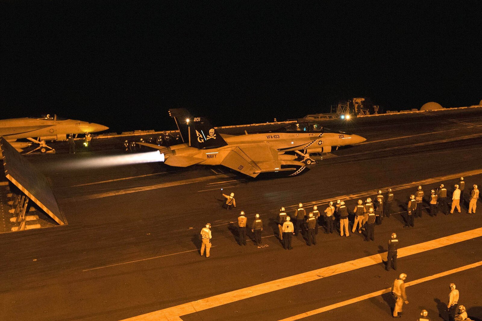 1-2016-1_f-18_launch_from_uss_truman.jpg
