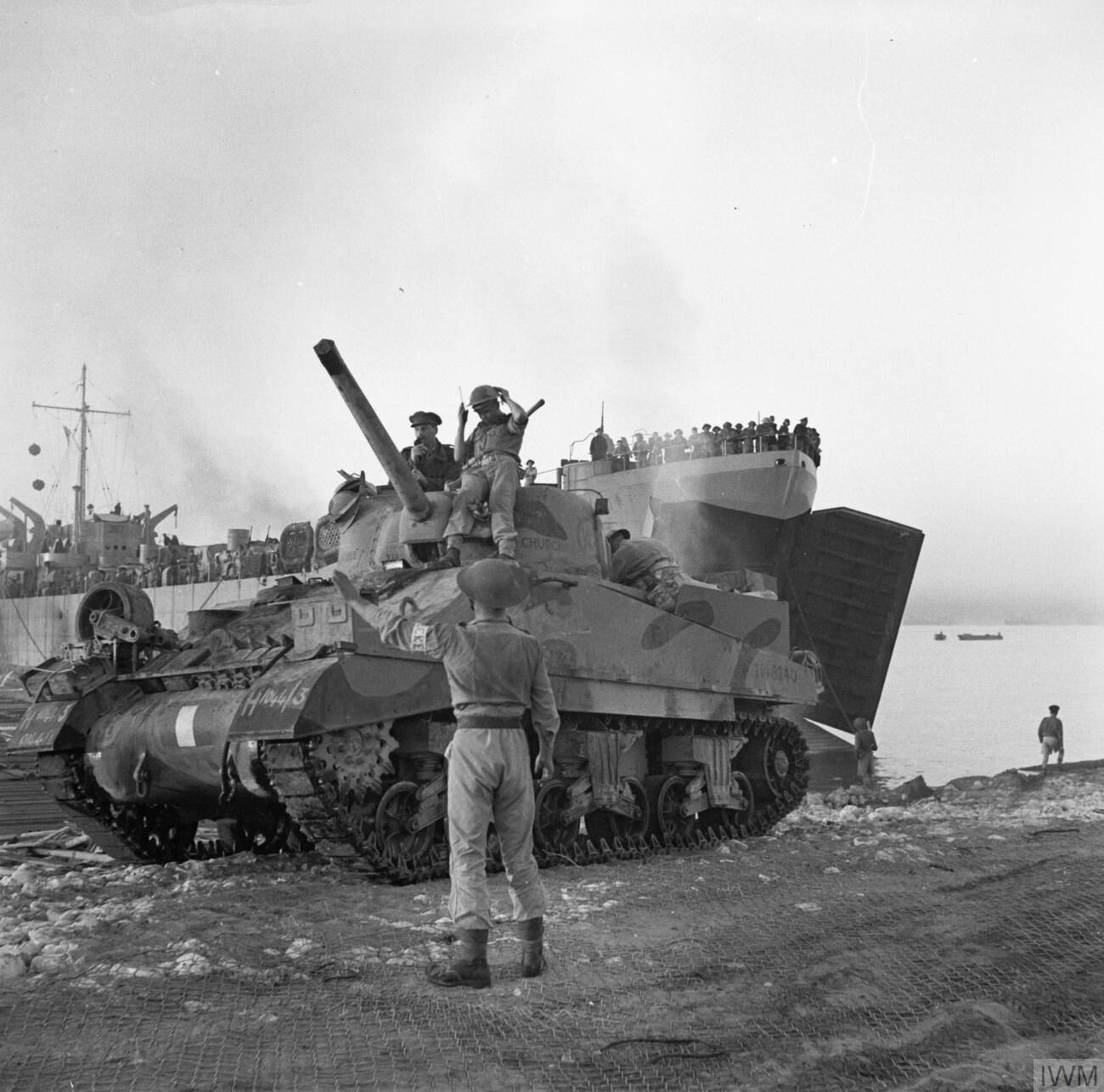 Sherman III “Churchill” (NA 4263).jpeg