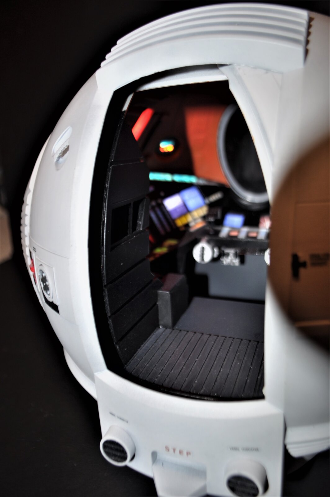 RJK 2001 EVA Pod (9).JPG