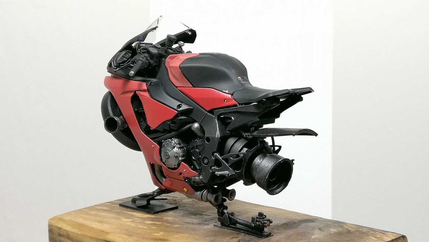 red_lighting_hover_bike-vi.jpg