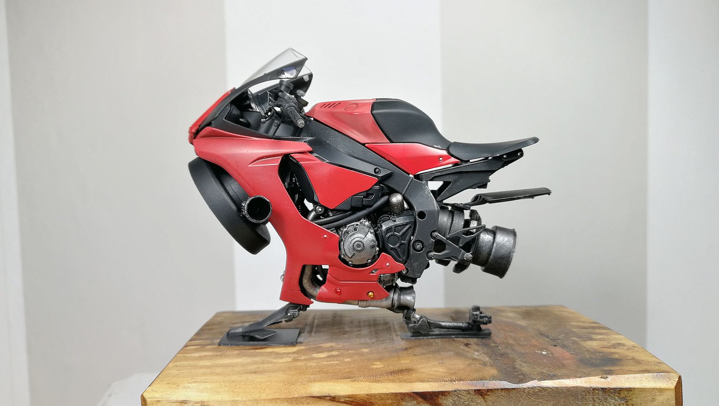 _lighting_hover_bike_brighter2-vi.jpg