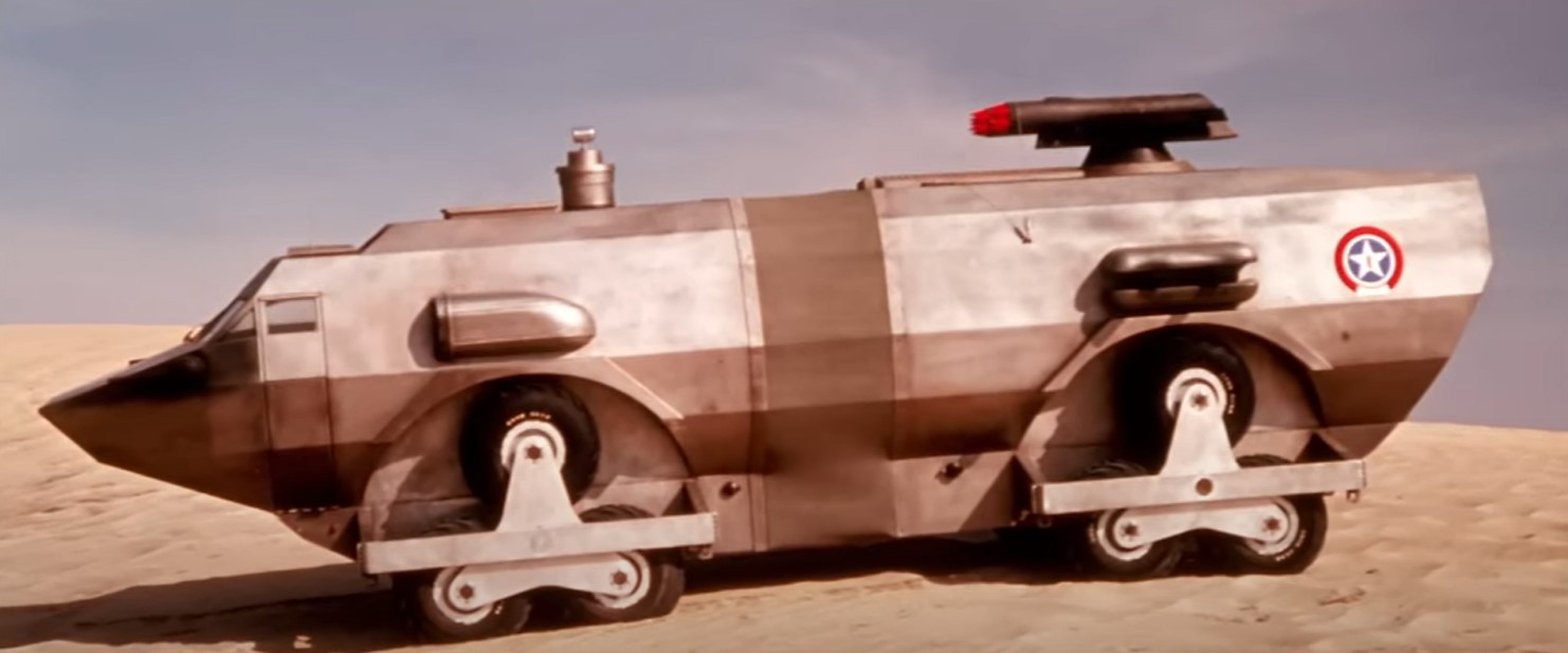 the-landmaster-12-wheel-amphibious-articulated-rig-hollywoods-most-functional-prop_1.jpg