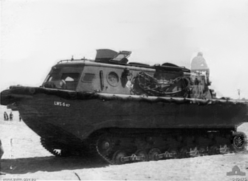 Landwasserschlepper_in_North_Africa_1942.jpg