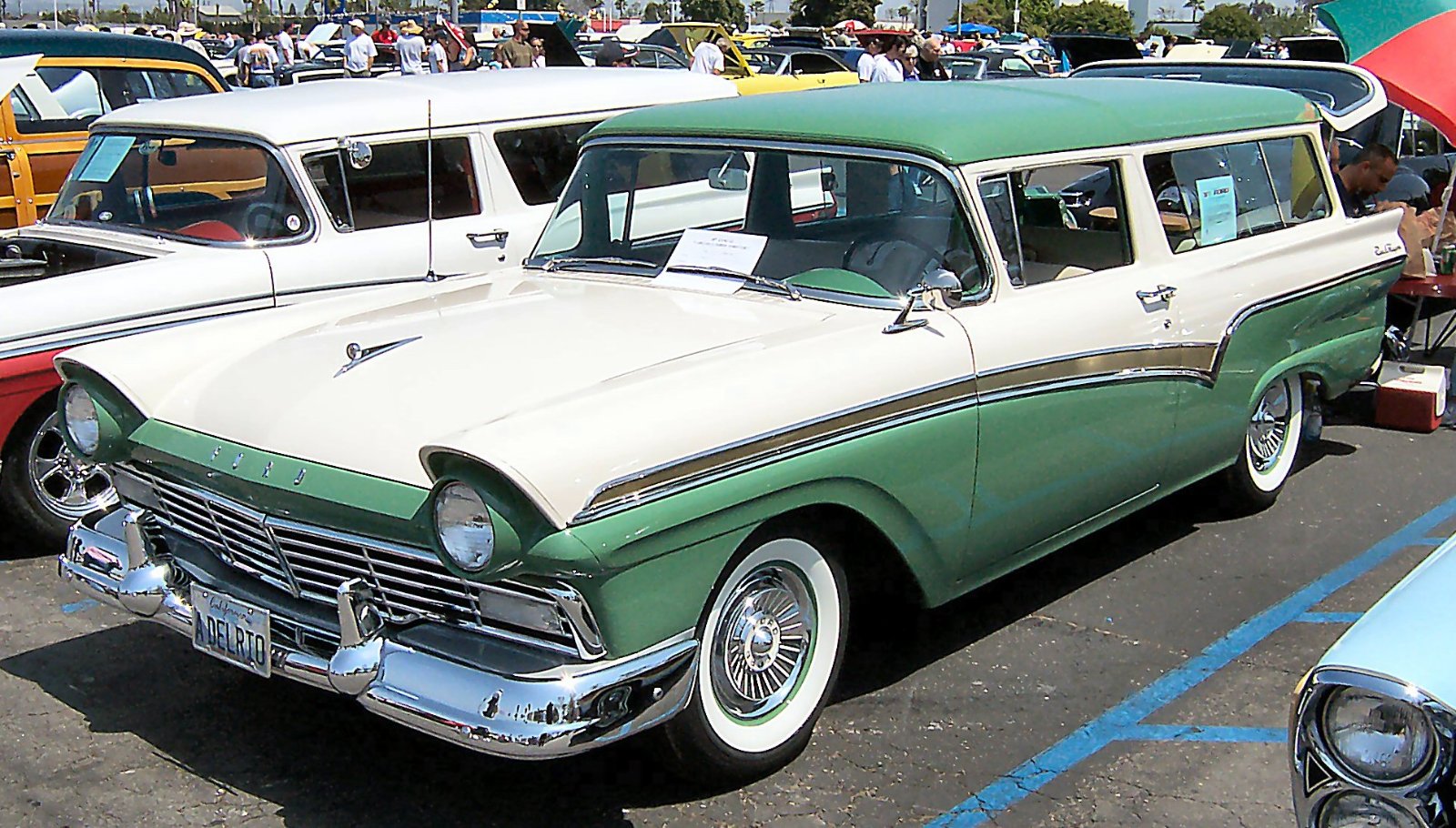 1957_Ford_Del_Rio.jpg