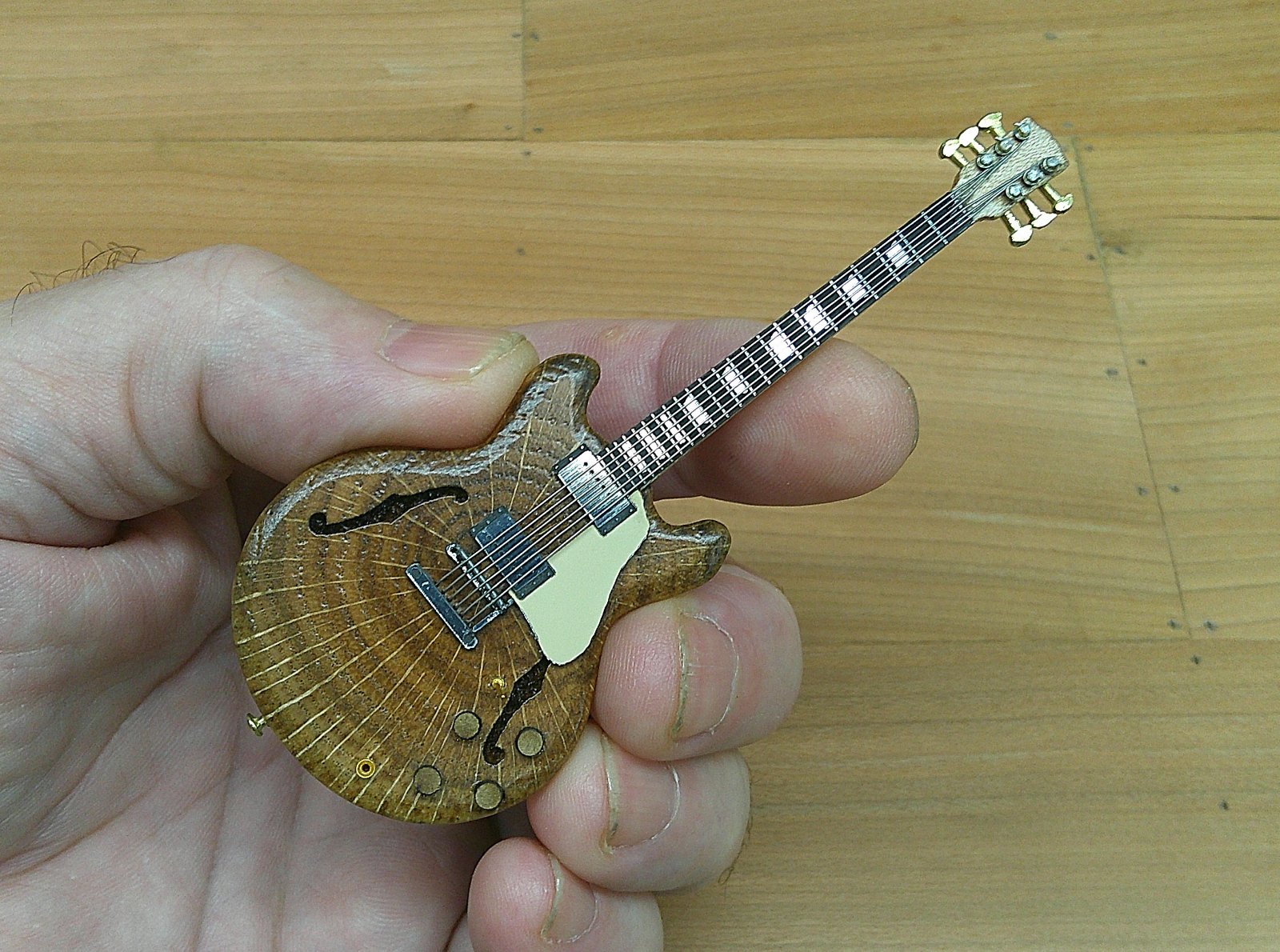 gibson-es-03.jpg