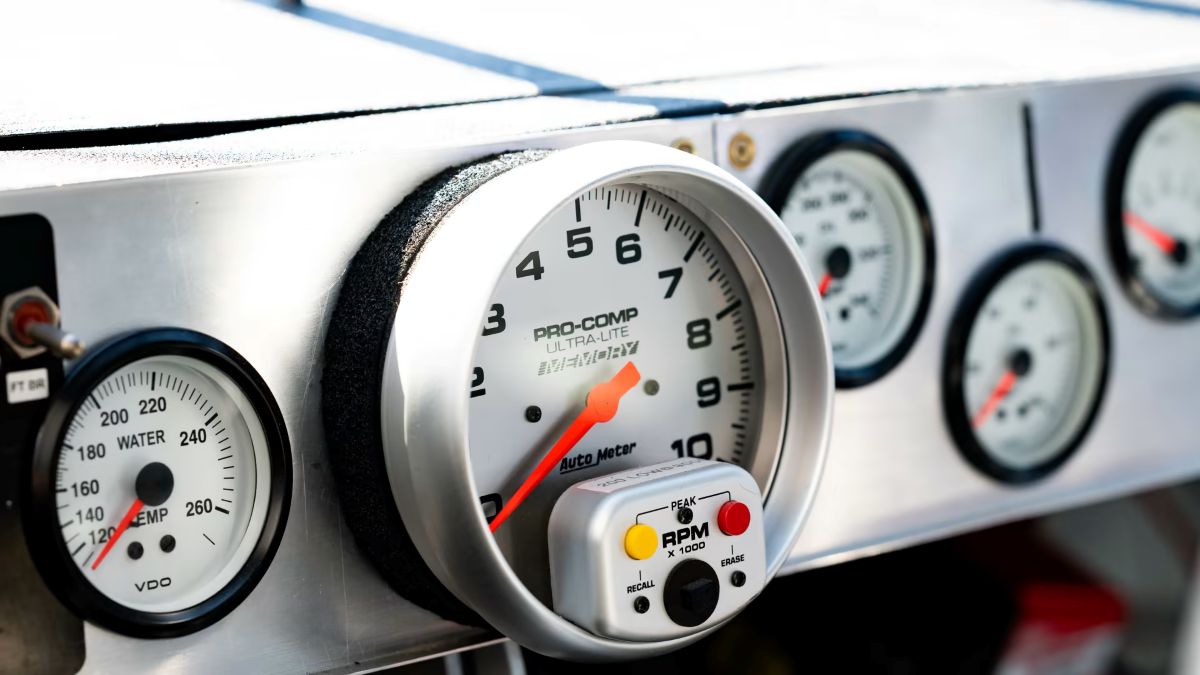 dash 2001 Dodge Intrepid.jpg