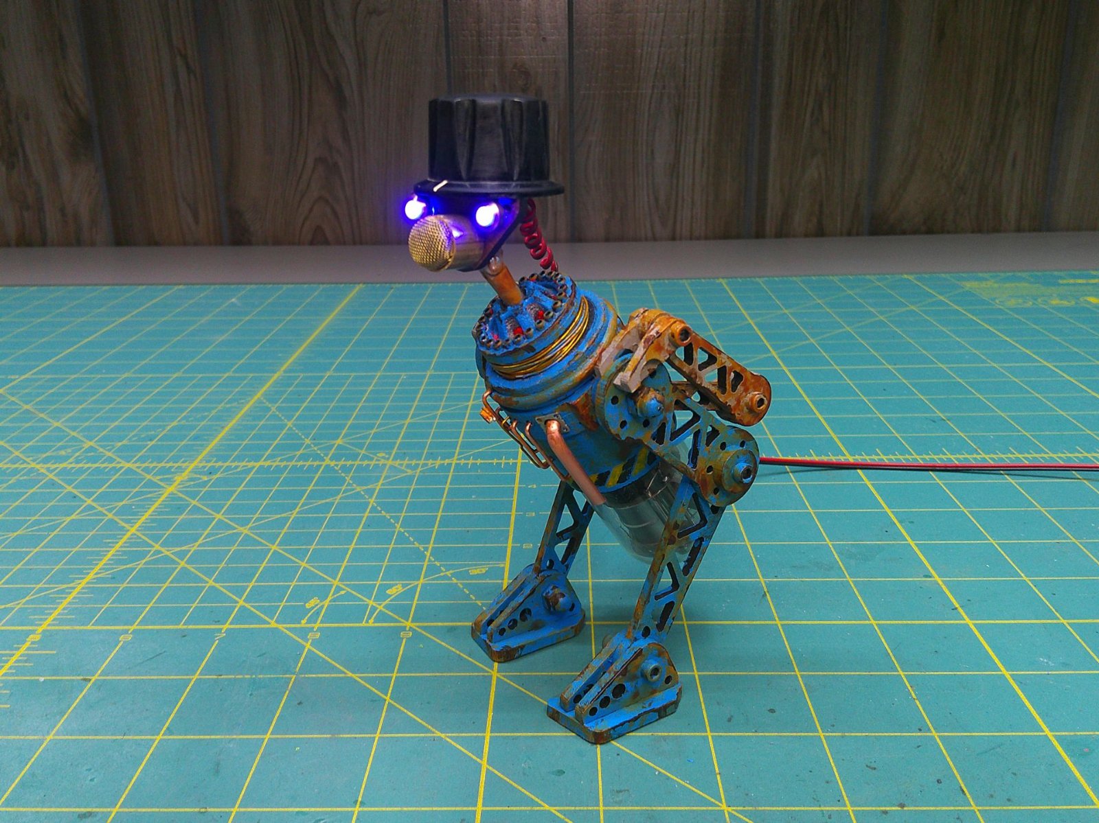 squeeky-05.jpg