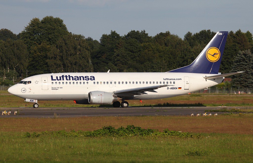 Lufthansa 737-300 D-ABXN Hamburg Germany 8-13-2012.jpg