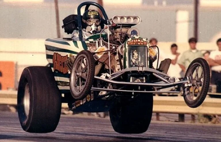 vintage-drag-racer-768x494.webp
