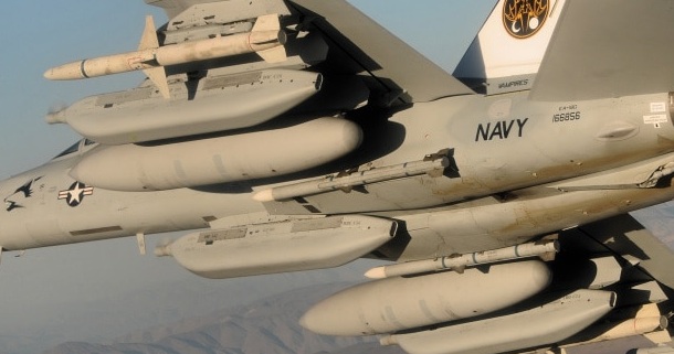 EA-18G_ALQ-99 Close.jpg