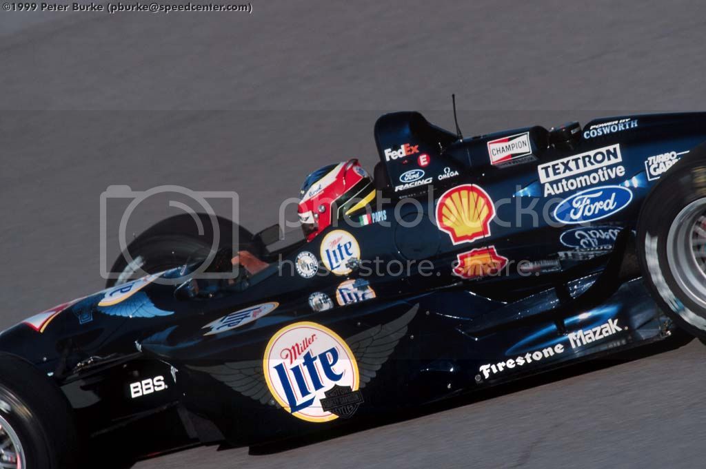 max_in_a_winning_machine_zpsedcac54e.jpg