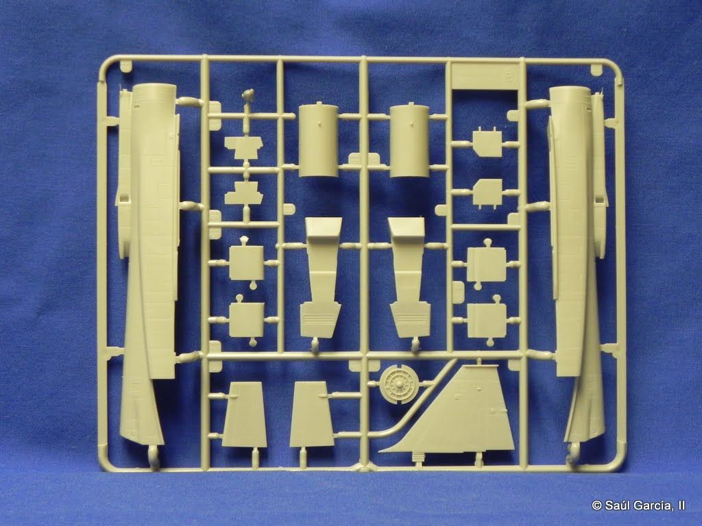 FMK18002F20ASprueBfront.jpg
