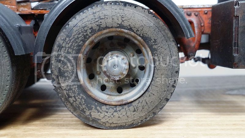 tractor_143H_tyres2_zpssqw6jr0s.jpg