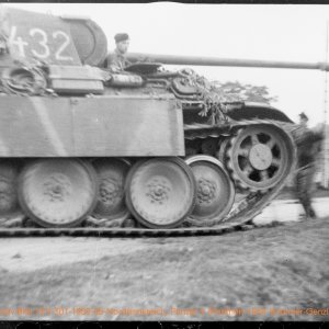 Bundesarchiv Bild 101I-301-1959-05-Nordfrankreich, Panzer V (Panther)-1944 Sommer-Genzler-1500.jpg